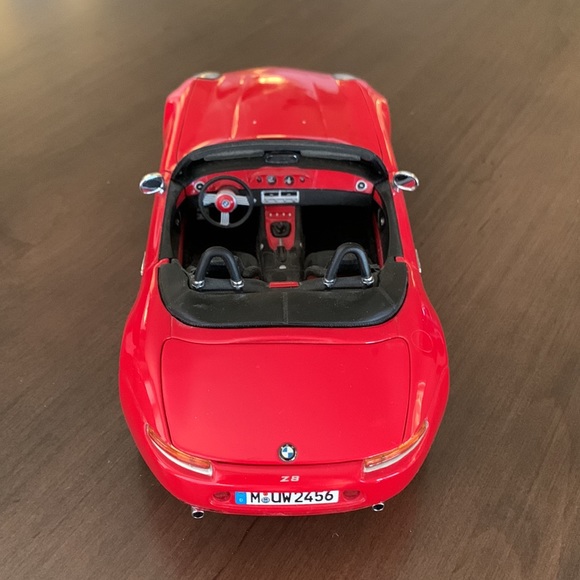 BMW Z8 Collectors Model Car - Red - Picture 4 of 16